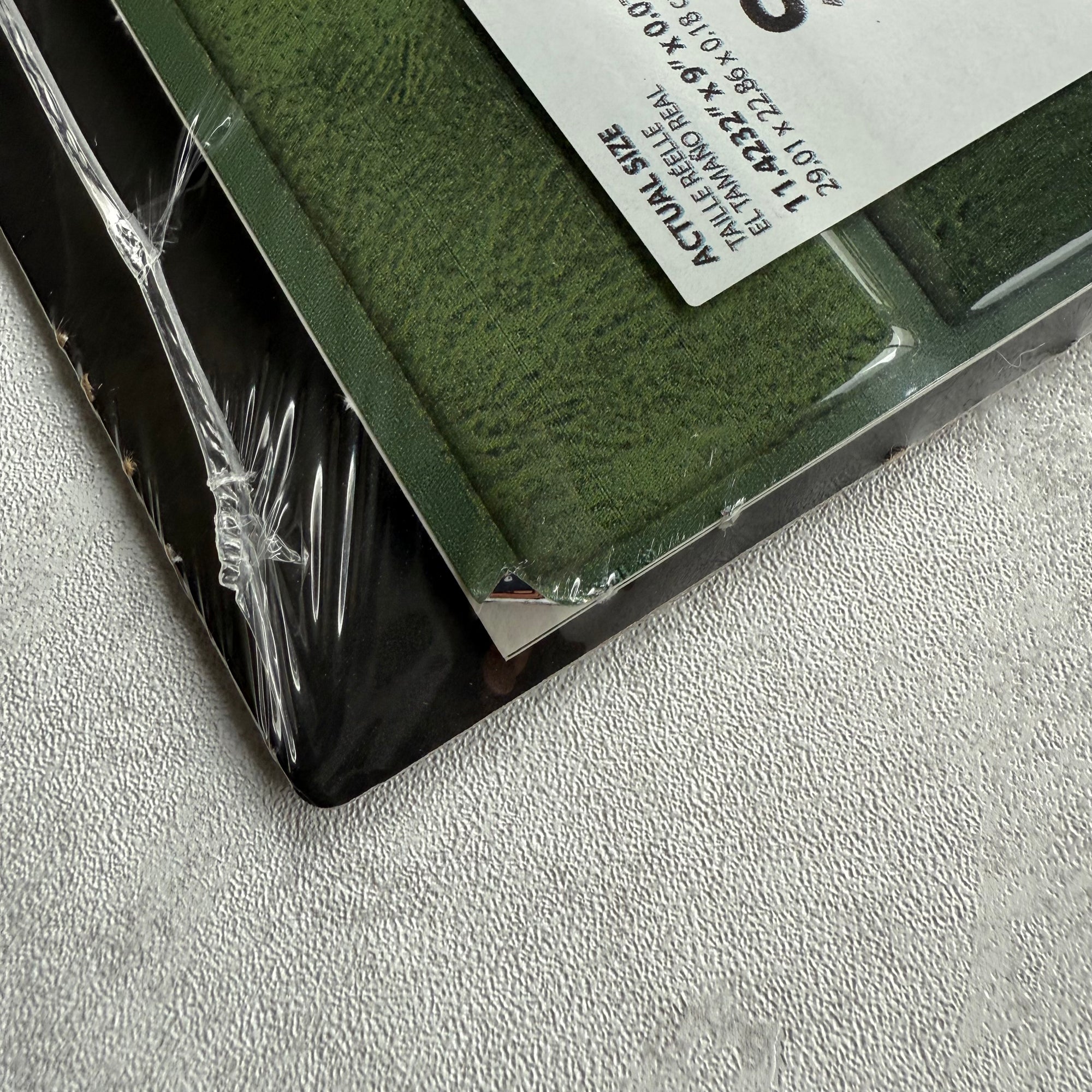 Green stacked subway tile