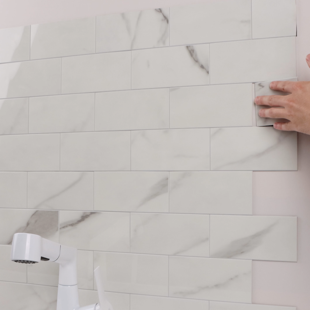 Subway Marble Gloss | Self-adhesive PREMIUM Composite Tiles – 38.1cm (W) x 30.5cm (H) x 3.3mm (T)